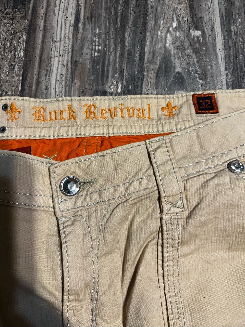 Women’s Rock Revival Tan Capris with Orange Trim and Embroidery Size 32